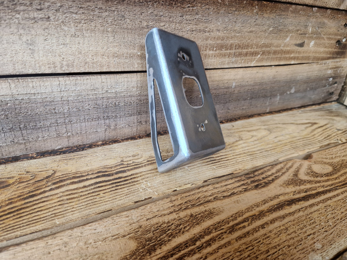 8 button CAN keypad mounts